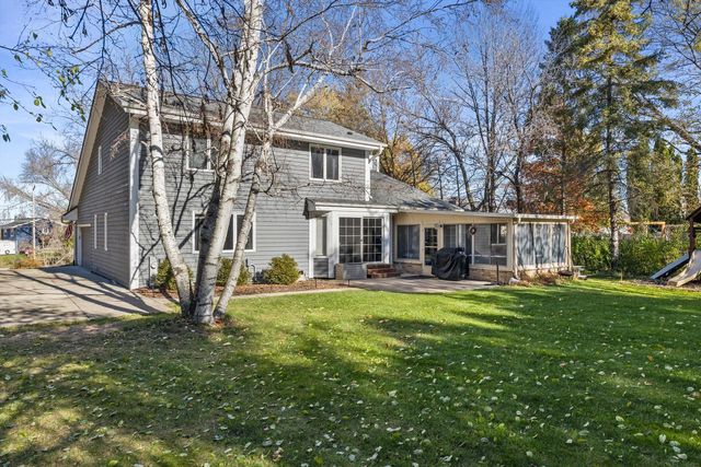 N26W26729 Prospect AVENUE, Pewaukee, WI 53072