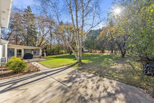 N26W26729 Prospect AVENUE, Pewaukee, WI 53072