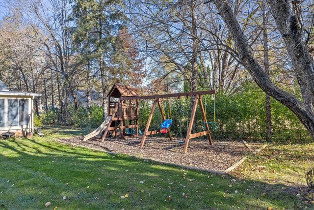 N26W26729 Prospect AVENUE, Pewaukee, WI 53072