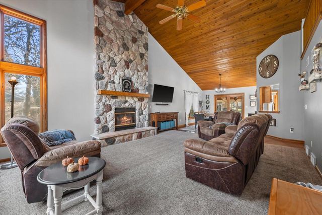 N26W26729 Prospect AVENUE, Pewaukee, WI 53072