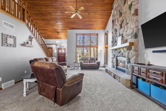 N26W26729 Prospect AVENUE, Pewaukee, WI 53072