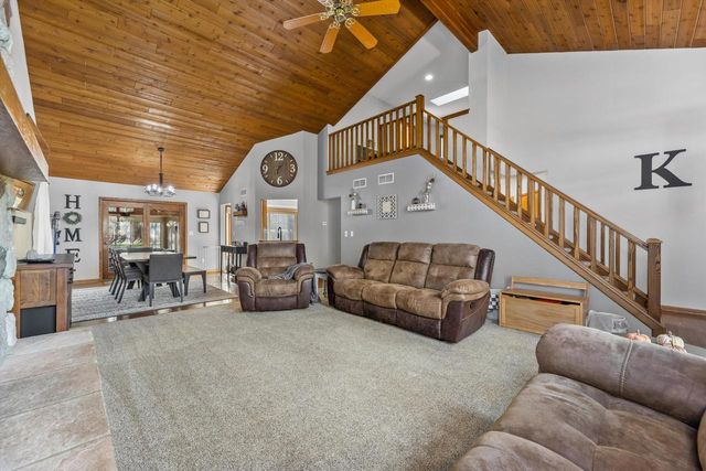 N26W26729 Prospect AVENUE, Pewaukee, WI 53072