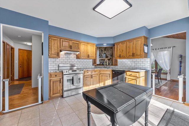 N26W26729 Prospect AVENUE, Pewaukee, WI 53072