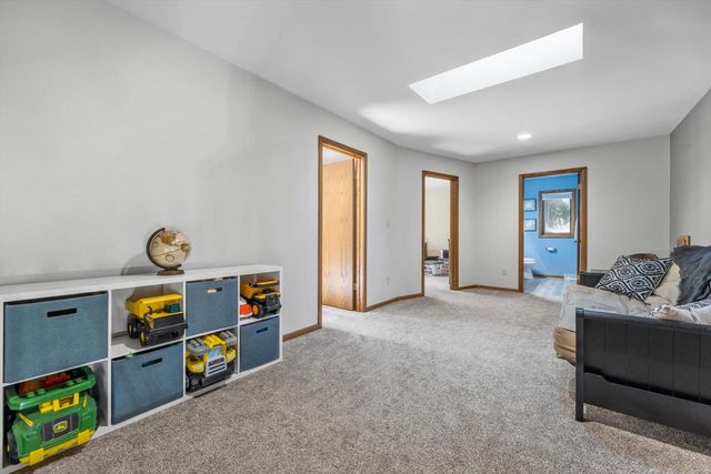 N26W26729 Prospect AVENUE, Pewaukee, WI 53072