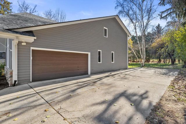 N26W26729 Prospect AVENUE, Pewaukee, WI 53072