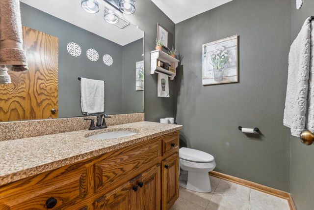 N26W26729 Prospect AVENUE, Pewaukee, WI 53072