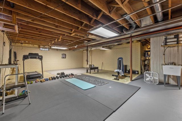 N26W26729 Prospect AVENUE, Pewaukee, WI 53072