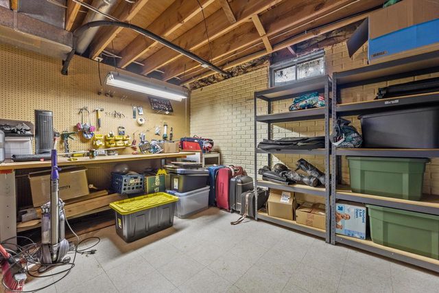 N26W26729 Prospect AVENUE, Pewaukee, WI 53072