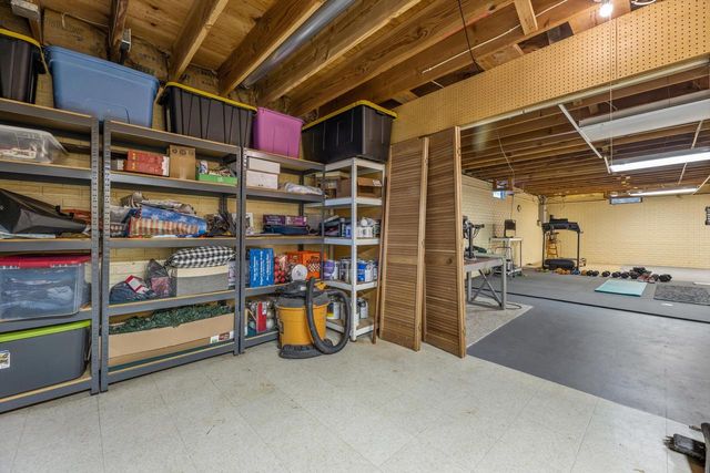 N26W26729 Prospect AVENUE, Pewaukee, WI 53072