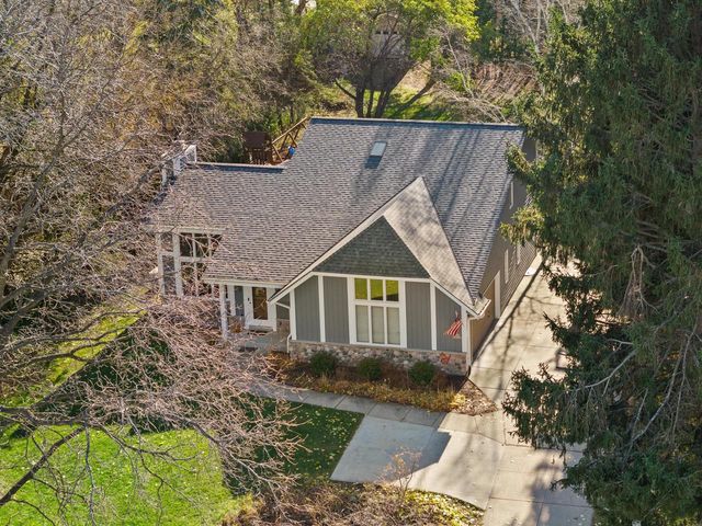 N26W26729 Prospect AVENUE, Pewaukee, WI 53072