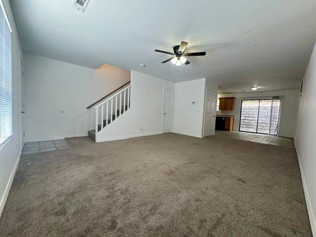 911 S Green Point Trace, Fayetteville, AR 72704