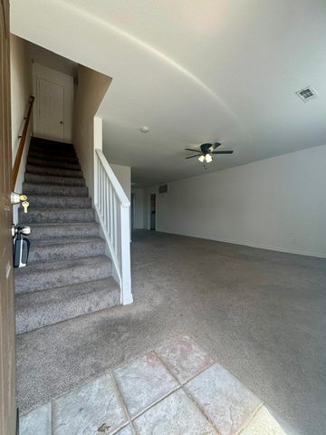 911 S Green Point Trace, Fayetteville, AR 72704