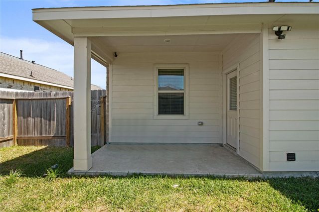 622 Little Cypress Lane, Baytown, TX 77523
