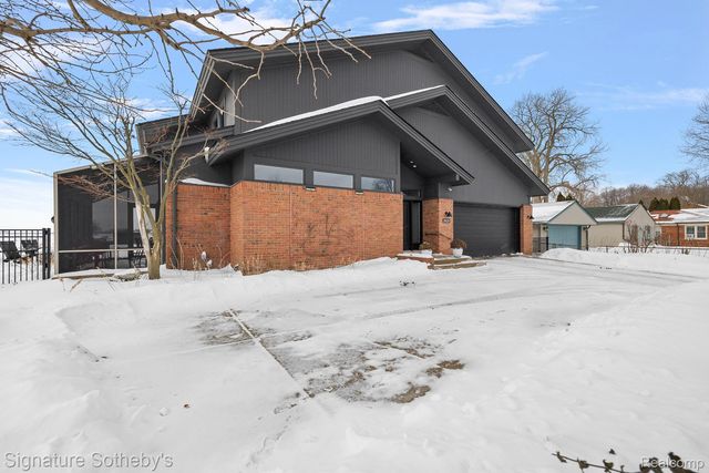 28020 Moran Street, Harrison Charter Township, MI 48045