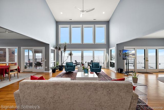 28020 Moran Street, Harrison Charter Township, MI 48045