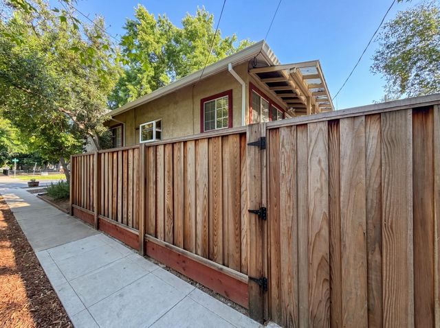 231 22nd St, Sacramento, CA 95816