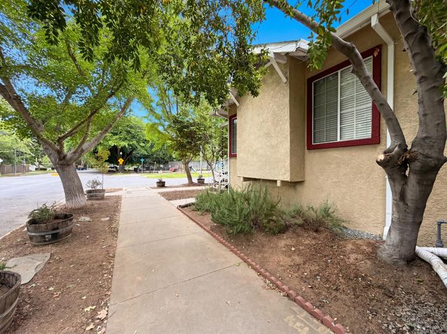 231 22nd St, Sacramento, CA 95816