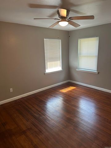 500 Hayes St, Jacksonville, AR 72076