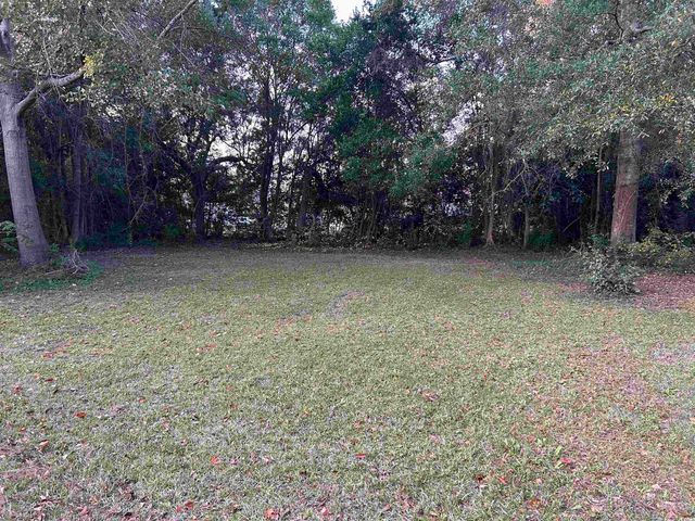 404 E Richardson Ave., Hemingway, SC 29554