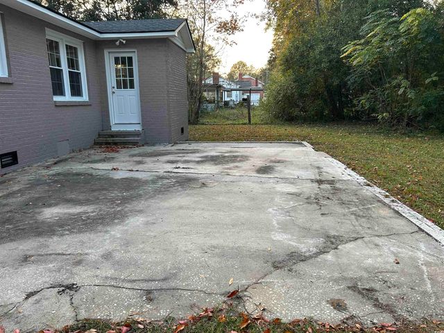 404 E Richardson Ave., Hemingway, SC 29554