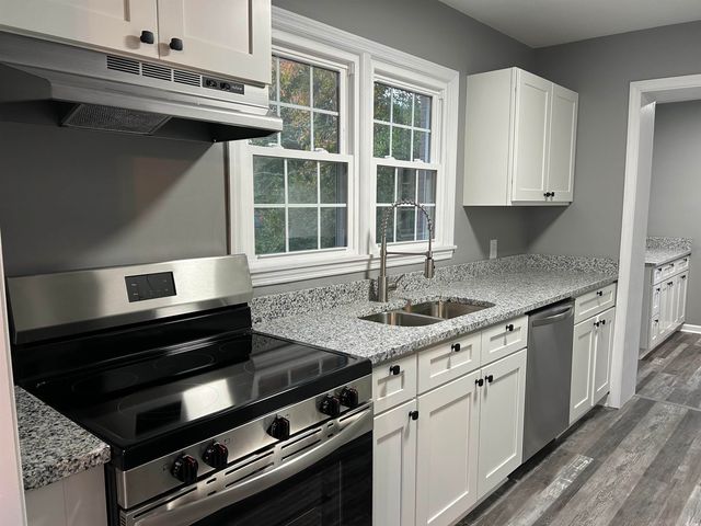 404 E Richardson Ave., Hemingway, SC 29554