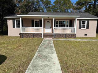 404 E Richardson Ave., Hemingway, SC 29554