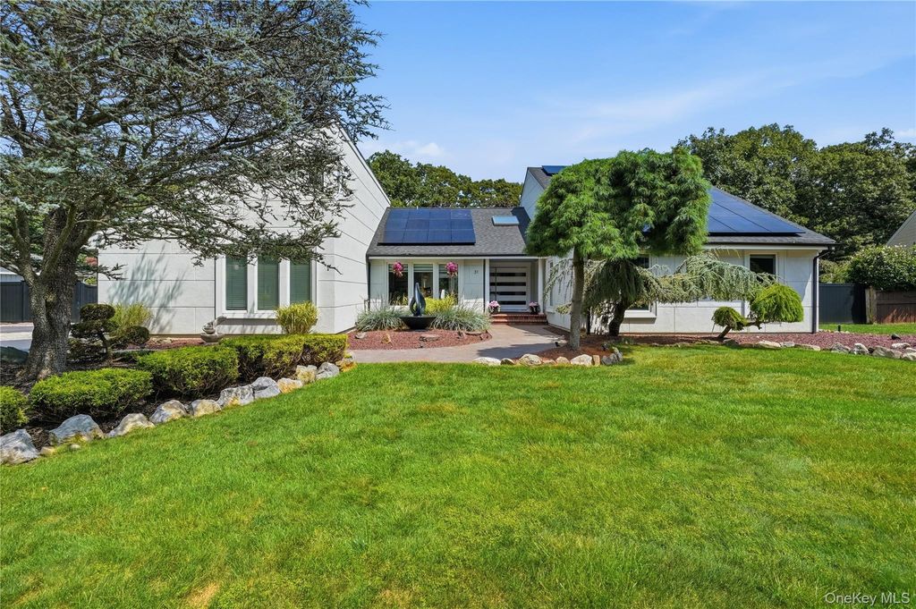 31 Deer Run, East Islip, NY 11730 — photo 5