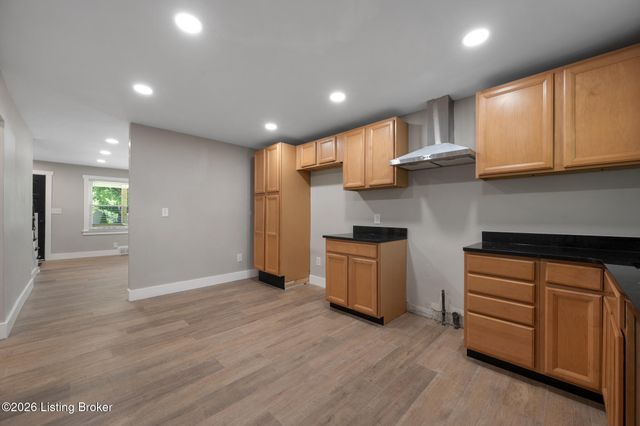 3681 Parthenia Ave, Louisville, KY 40215