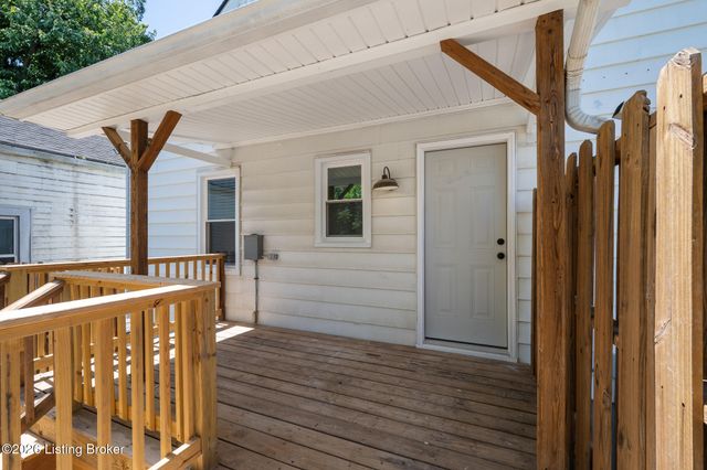 3681 Parthenia Ave, Louisville, KY 40215