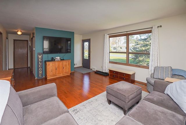 2551 Sunridge Street, Eau Claire, WI 54703