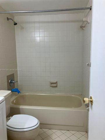 204 Lake Pointe Drive 208, Oakland Park, FL 33309