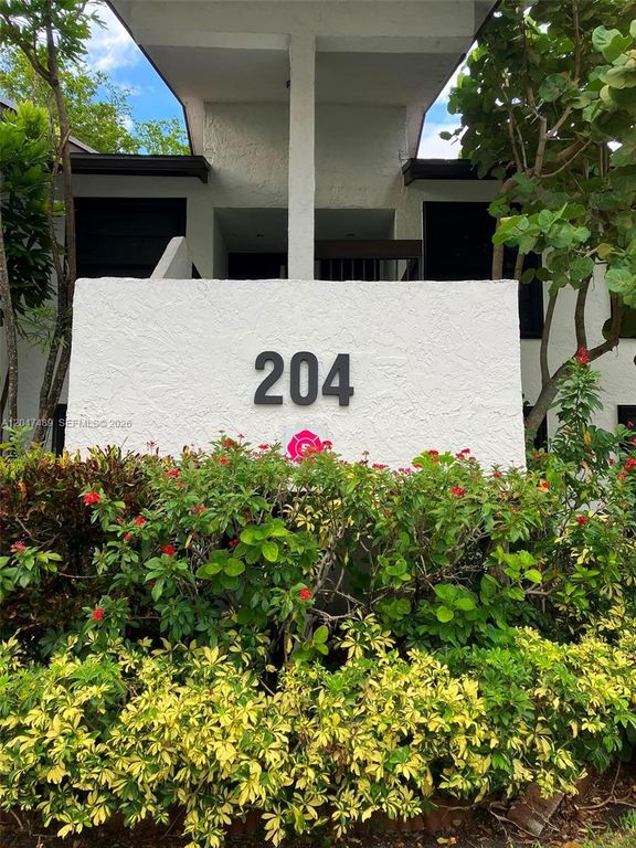 204 Lake Pointe Drive 208, Oakland Park, FL 33309