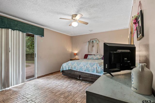 504 E 3rd, Mt Pleasant, TX 75455