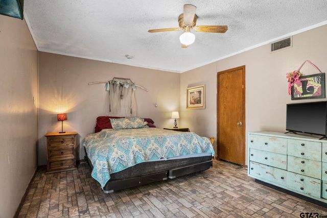 504 E 3rd, Mt Pleasant, TX 75455