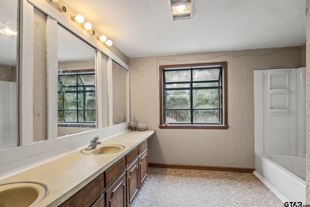 504 E 3rd, Mt Pleasant, TX 75455