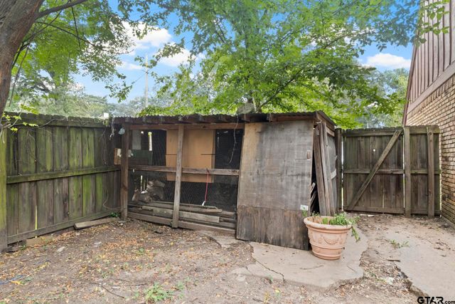 504 E 3rd, Mt Pleasant, TX 75455