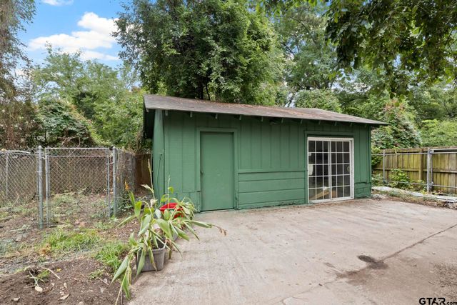 504 E 3rd, Mt Pleasant, TX 75455