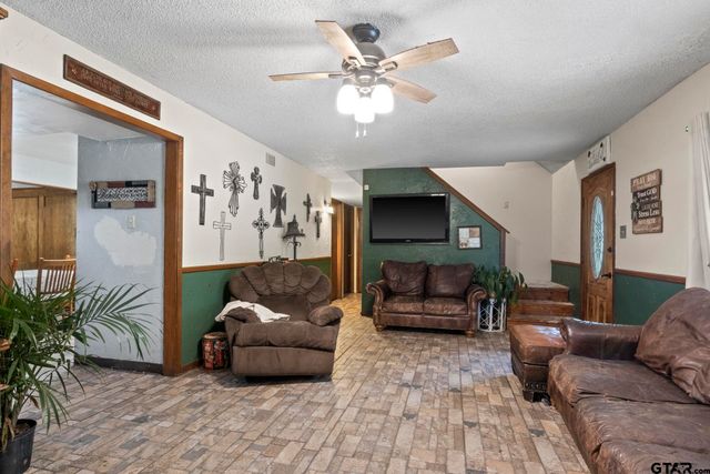 504 E 3rd, Mt Pleasant, TX 75455