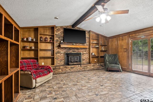 504 E 3rd, Mt Pleasant, TX 75455