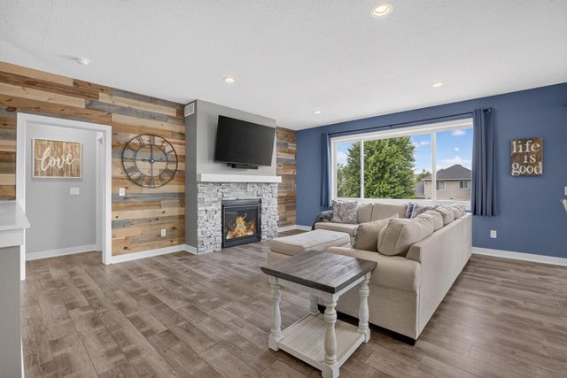 1119 Cubasue Court, Shakopee, MN 55379