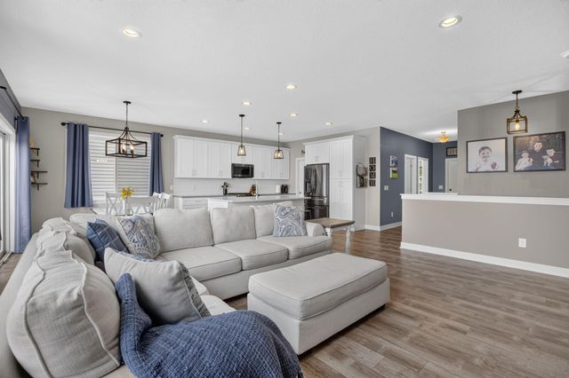 1119 Cubasue Court, Shakopee, MN 55379
