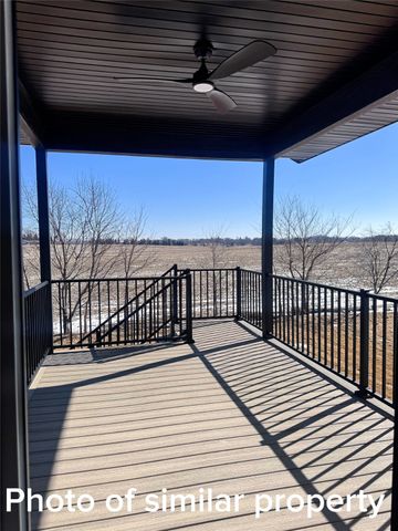 900 Crestview Drive, Solon, IA 52333