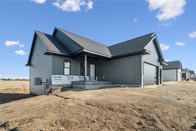 900 Crestview Drive, Solon, IA 52333