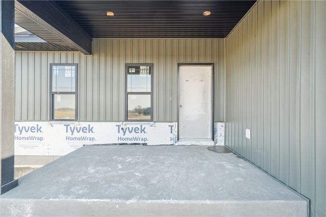 900 Crestview Drive, Solon, IA 52333