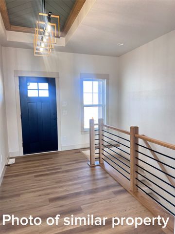 900 Crestview Drive, Solon, IA 52333