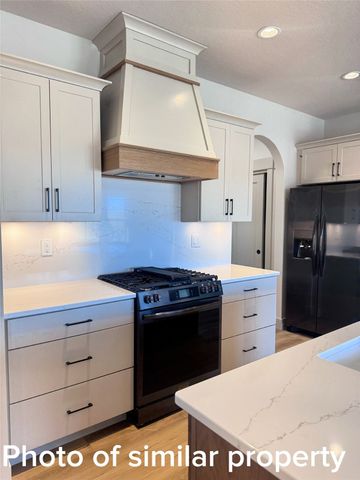 900 Crestview Drive, Solon, IA 52333