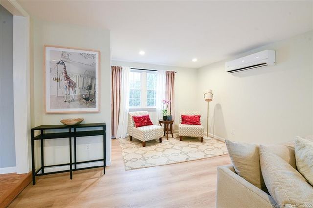 20 Grandview Avenue, Watertown, CT 06795