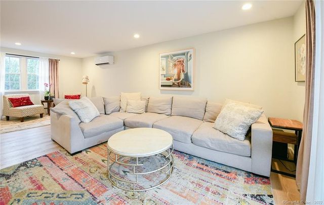 20 Grandview Avenue, Watertown, CT 06795