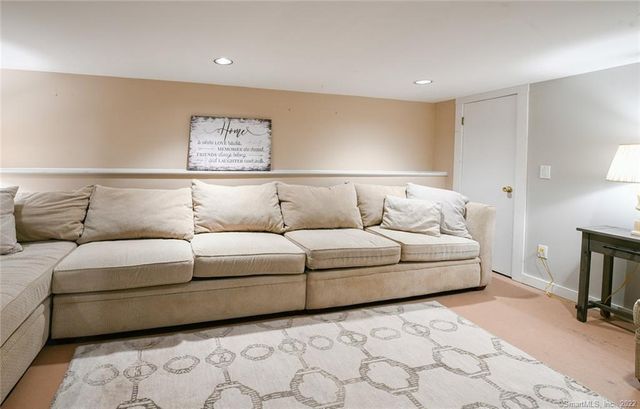 20 Grandview Avenue, Watertown, CT 06795