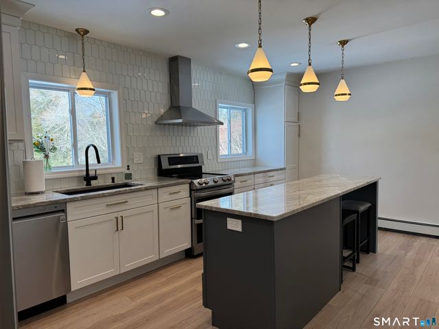 20 Grandview Avenue, Watertown, CT 06795